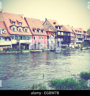 La piccola Venezia - pittoresco quartiere sulla riva del fiume a Bamberg in Germania. In stile retrò tonica immagine Foto Stock