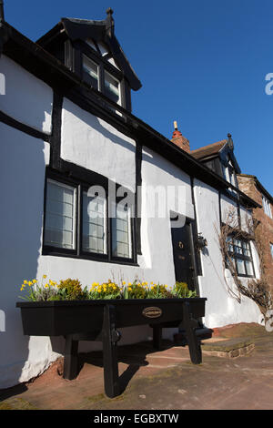 Villaggio di Burton, Inghilterra. Il pittoresco villaggio di Burton sulla penisola di Wirral. Foto Stock