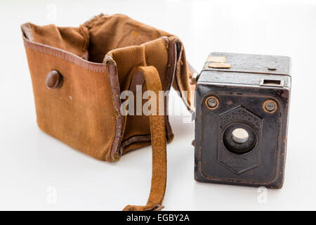 Fotocamera d'epoca, una fotocamera da 20 Kodak Six-1939-43 Brownie Junior box. 620 era la dimensione della pellicola utilizzata. Questo è stato il popolare modello Ritratto con borsa di tela. Foto Stock