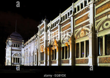 Melbourne, Australia - 21 febbraio - Il Royal Exhibition Buildings illuminato per la Notte Bianca il 21 febbraio 2015. Foto Stock