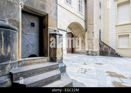 Sportello laterale alla cattedrale di San Vito Foto Stock