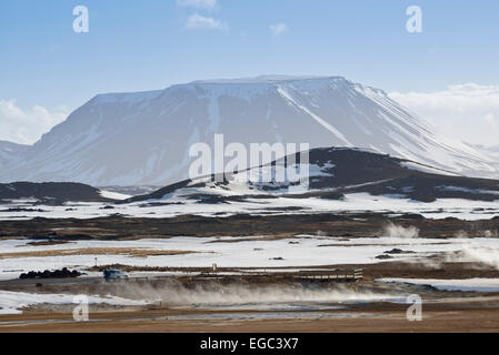 Vapore, solfatare, fumarola, fango pentole, visitatore registro di parcheggio, visitatore piattaforma, mountain Burfell , inverno, area geotermica Foto Stock