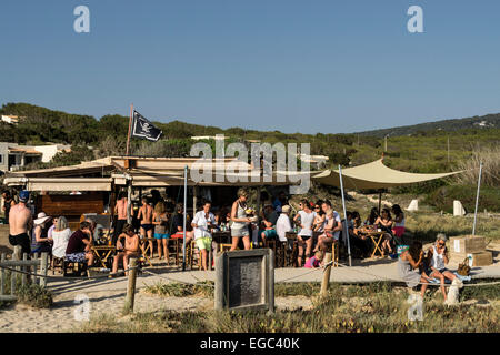 Pirata Bus , il Beach Bar, Formentera, Spagna Foto Stock