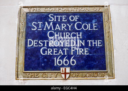 Targa blu segna il sito di St Mary Cole chiesa distrutta nel grande incendio 1666 Old Jewry City Of London REGNO UNITO Foto Stock