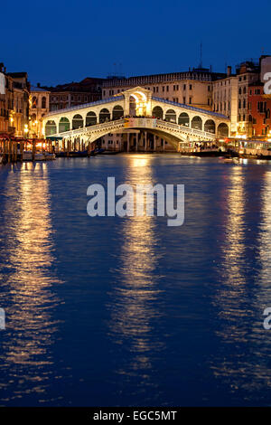 Il Ponte di Rialto, Grand Canal, Venezia, Italia Foto Stock
