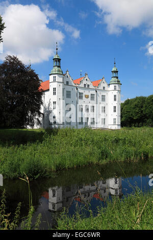 Il castello di Ahrensburg, Schleswig-Holstein, Germania, Europa Foto Stock