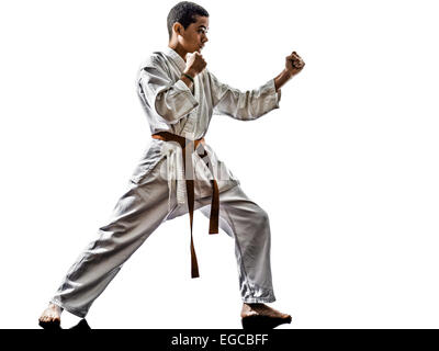 Un karate kata formazione adolescenti kid isolati su sfondo bianco Foto Stock