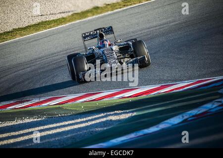 Montmelo, Catalogna, Spagna. Il 22 febbraio, 2015. DANIIL KVYAT (RUS) aziona una Red Bull durante il giorno 04 di Formula Uno test pre-stagione sul Circuito de Catalunya di Barcellona Credito: Matthias Oesterle/ZUMA filo/ZUMAPRESS.com/Alamy Live News Foto Stock