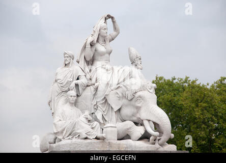 Una rappresentazione allegorica del continente asiatico al Prince Albert Memorial, Kensington Gardens, Londra. Foto Stock