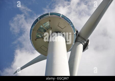 Turbina eolica su Grouse Mountain in North Vancouver, Windrad auf Grouse Mountain in Nord-Vancouver Foto Stock