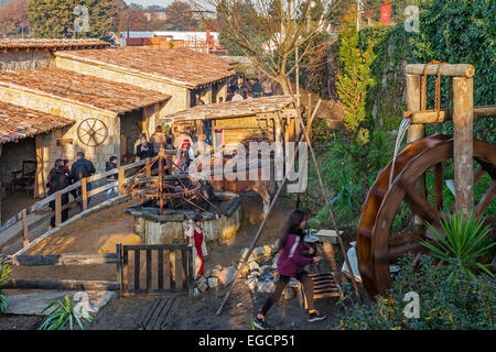 Priscos, Portogallo. Più Grande Presepe vivente in Europa. Vista della parte della rievocazione storica delle strutture. Vedere Ulteriori informazioni Foto Stock