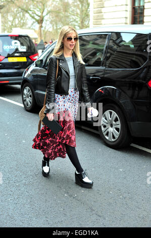 Londra, Regno Unito. Il 22 febbraio, 2015. Carrie Pieri frequentando la London Fashion Week - Feb 22, 2015 - Foto: Pista Manhattan/Celine Gaille/Alamy Live News Foto Stock