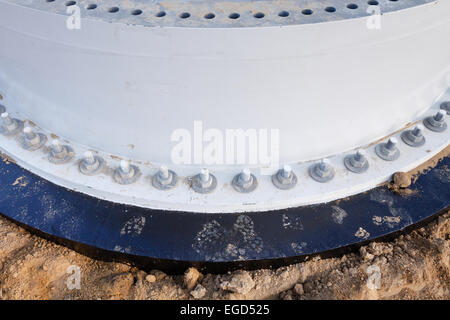Costruzione di fondo pronto per essere sssembled sulla nuova fattoria eolica Foto Stock