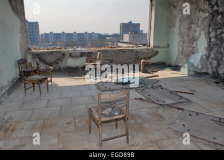 Venti anni dall'incidente nucleare di Chernobyl, il pripjat città abbandonate Foto Stock