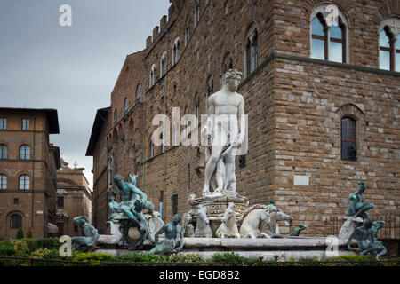 La fontana di Nettuno, la fontana del Nettuno davanti al Palazzo Vecchio e Piazza della Signoria, il centro storico di Firenze, Sito Patrimonio Mondiale dell'UNESCO, Firenze, Firenze, Toscana, Italia, Europa Foto Stock