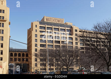 La sede internazionale del Jehova i suoi testimoni a 30 Columbia Heights a Brooklyn Heights, New York Foto Stock