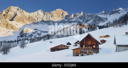 Rifugi di montagna su Neustadlalm, Dachstein, Stiria, Austria Foto Stock