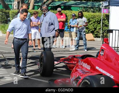 Marco Andretti compare su Extra e andiamo a Mario Lopez sedersi nella sua gara di Indy car. Dotato di: Mario Lopez dove: Los Angeles, California, Stati Uniti quando: 21 Ago 2014 Foto Stock