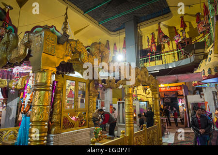 Il Hindu Mata Temple, commemorando femmina saint Lal Devi, rinomato per la sua fertilità-migliorare competenze, Amritsar e India Foto Stock