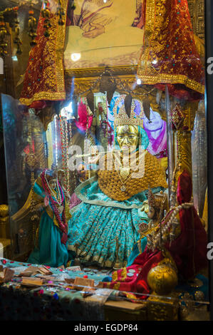 Il Hindu Mata Temple, commemorando femmina saint Lal Devi, rinomato per la sua fertilità-migliorare competenze, Amritsar e India Foto Stock