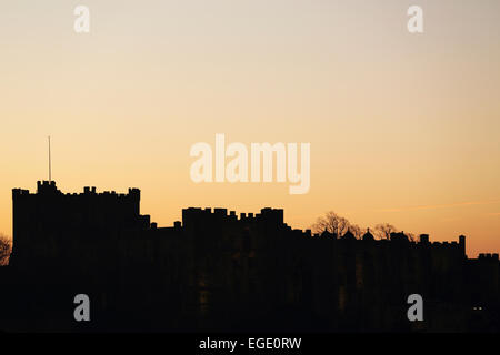 Lo spuntar del giorno su Durham Castle in Durham, Inghilterra. Foto Stock