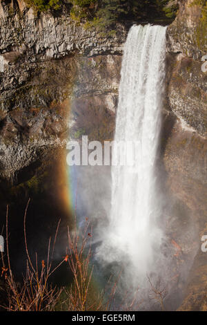 70 metri di acqua caduta nella Brandywine cade Parco Provinciale, British Columbia, Canada Foto Stock