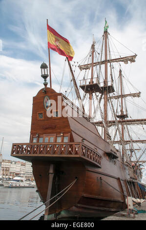 Galeone Andalucia (chiamato La Pepa nel 2012) è una replica di un secolo XVII galeone. Una volta salpò dalla Spagna in America e in Asia. Foto Stock