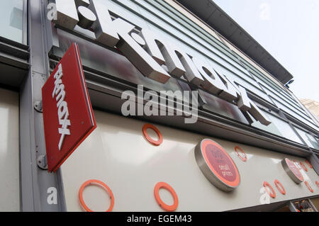 Tk maxx maxt k Negozi Negozio di vendita al dettaglio del Regno Unito rivenditore rivenditori manchester high street strade highstreet higstreets Foto Stock