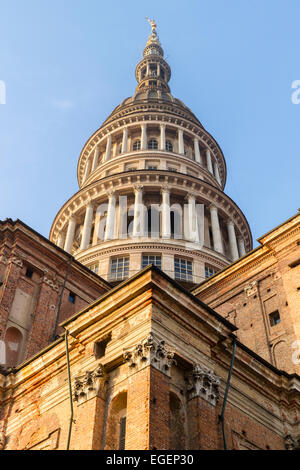 Cupola di Alessandro Antonelli, simbolo della città in stile neoclassico, Basilica di San Gaudenzio di Pellegrino Tibaldi, barocco Foto Stock