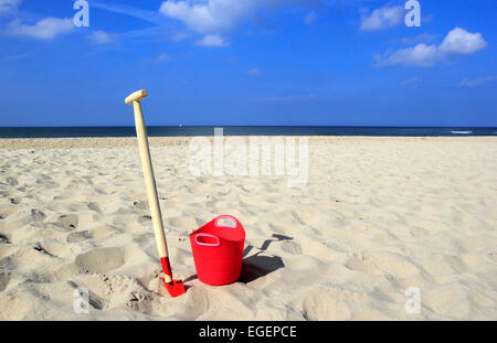 Benna e il capocorda su una spiaggia, Julianadorp una Zee, North Holland, Paesi Bassi Foto Stock