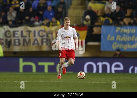 Villarreal, Spagna. 19 Feb, 2015. Martin Hinteregger (Salisburgo) Calcio/Calcetto : UEFA Europa League Round di 32 prima gamba match tra Villarreal CF 2-1 FC Salzburg al El Madrigal stadio in Villarreal, Spagna . © Mutsu Kawamori/AFLO/Alamy Live News Foto Stock