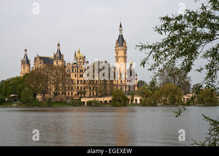 Il Castello di Schwerin. Per secoli è stata la casa dei duchi e granduchi di Mecklenburg e successivamente Mecklenburg-Schwerin Foto Stock