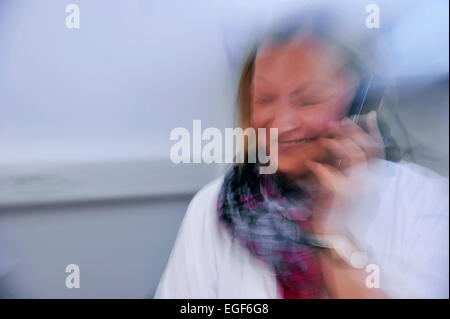 Symbolfoto assistente medico qui nella Comunità clinica. Simbolo della fatica, stress, ecc. Foto Stock