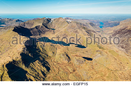 Fotografia aerea del Llyn Llydaw e Snowdon vertice. Foto Stock