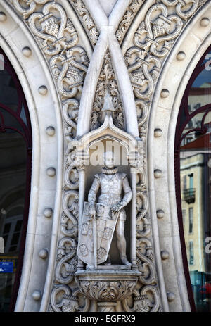 Neo- Manuelina dettagli architettonici di Rossio stazione ferroviaria di Lisbona Foto Stock