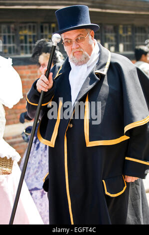 Personaggio in abito vittoriano al dickens fesival Rochester Kent Foto Stock