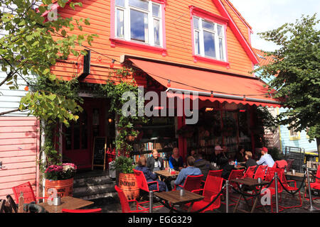 Vista estiva della città di Stavanger, Fiordi Occidentali, Norvegia, Scandinavia, Europa. Foto Stock