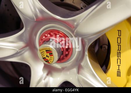 Porsche ruota in lega Foto Stock