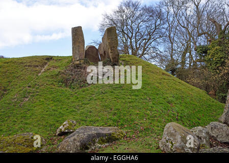 Coldrum Long Barrow e Neolitico antico sepoltura camera situato vicino Trottiscliffe nel Kent, Regno Unito Foto Stock