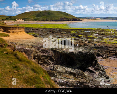 La spiaggia di Baia Daymer vicino a Padstow sulla North Cornwall coast in South West England Regno Unito Foto Stock