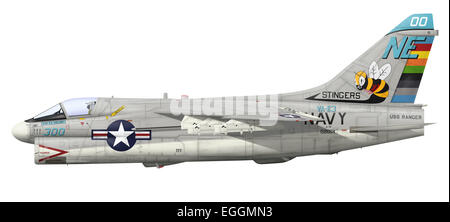 LTV A-7E Corsair II NE-300 assegnato a VA-113. Questo velivolo è entrato in servizio nel 1974 con VA-113 Stinger ed è tipica del Foto Stock