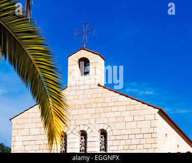 Chiesa della facciata di moltiplicazione in Tabgha, Israele Foto Stock