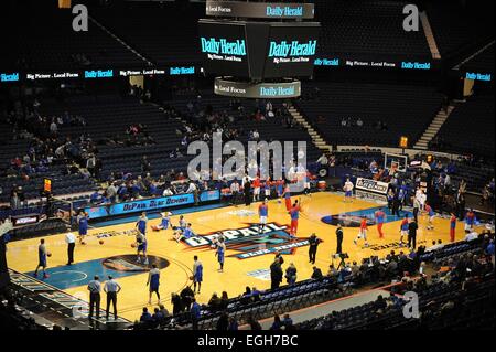 Rosemont, IL, Stati Uniti d'America. 24 Febbraio, 2015. Una vista di pratica prima di NCAA di pallacanestro degli uomini di gioco tra la Creighton Bluejays e la DePaul Blue Demons all'Allstate Arena in Rosemont, IL. Patrick Gorski/CSM/Alamy Live News Foto Stock