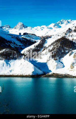 Llandscape e località sciistica nelle Alpi Francesi,Tignes, Le Clavet, Tarentaise, Francia Foto Stock