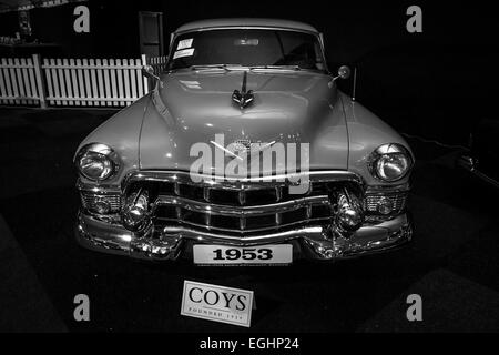 Full-size auto di lusso Cadillac Serie 62 Coupe de Ville, 1953. In bianco e nero Foto Stock