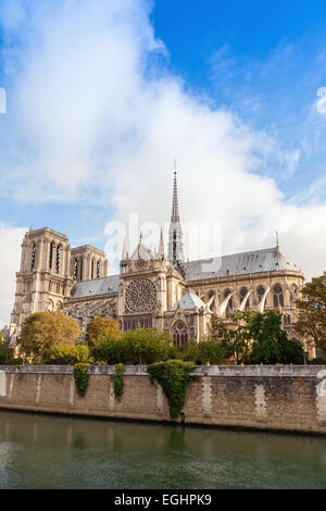 Notre Dame de Paris cathedral. Il più famoso punto di riferimento della città Foto Stock