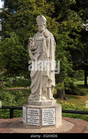 Statua di San Riccardo di Droitwich, nel Parco di vitigni. Foto Stock