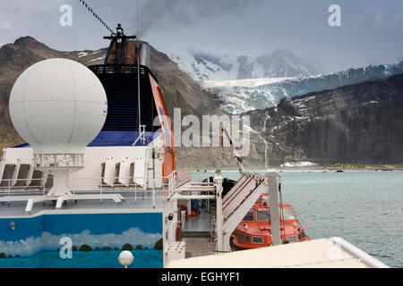 Georgia del Sud, MS Hanseatic, Antarctic expedition cruise ship ormeggiato a Porto d'Oro Foto Stock