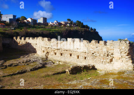 Rometta fortificazione medievale, porto di Messina Foto Stock