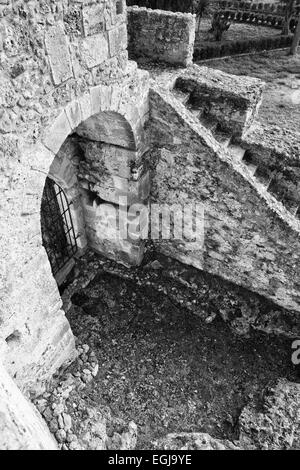 Rometta fortificazione medievale, porto di Messina Foto Stock